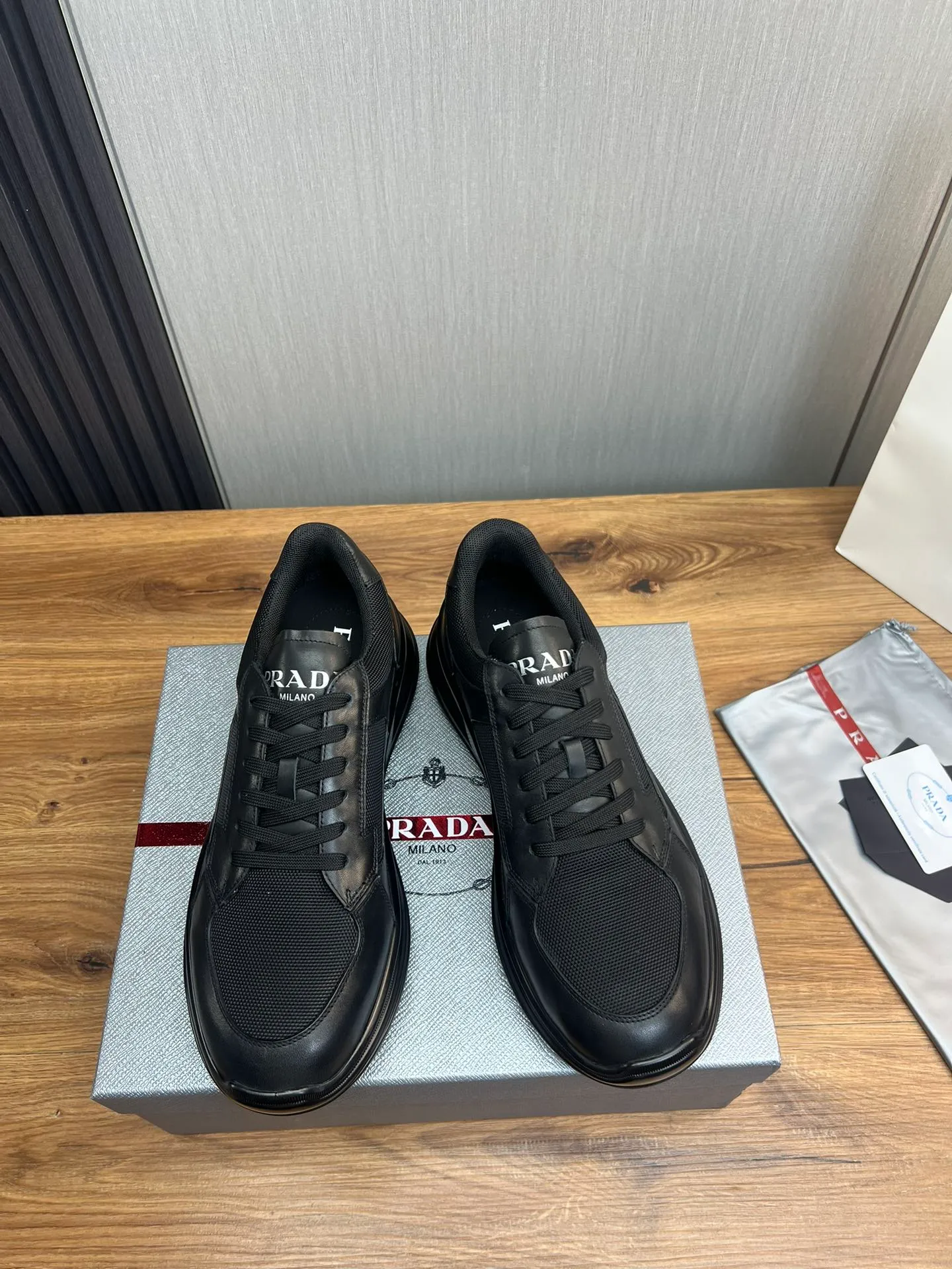 Men's shoes 💰620💰 [PRADA] Men's shoes are popular in the counter, official website is synchronized, 1 high-quality shipment ✔️Original cowhide stitching mesh + cowhide lining, 1🆚1 replica, original original bottom, 38-45 (45 customized, non-refundable)